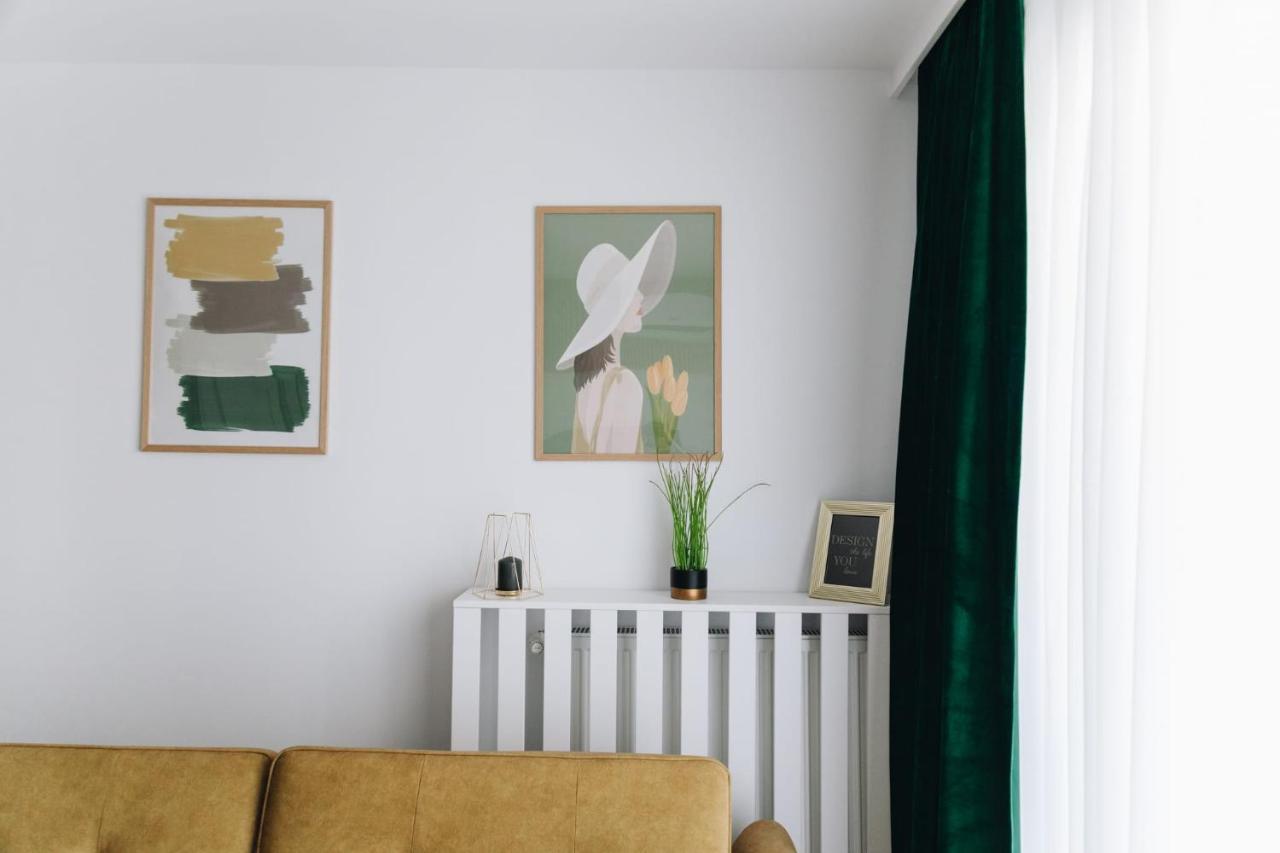 Tulip Apartment Oradea Exteriör bild